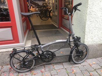 Used Brompton Brompton P-Line Electric 2022 Road & Gravel, Red — image 3 of 4