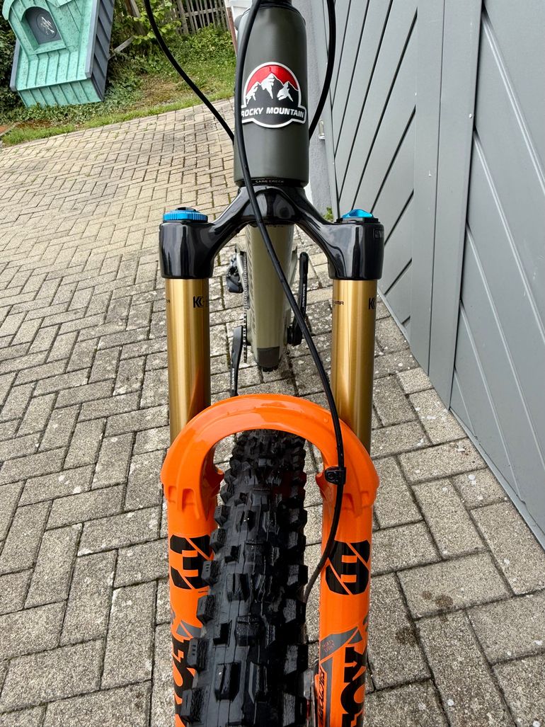 Rocky Mountain Altitude Carbon 90 2022