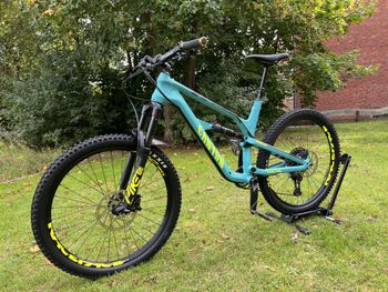 Used Canyon Spectral 5 2021 Mountainbike, shop.filter.color.0000ff — image 1 of 14