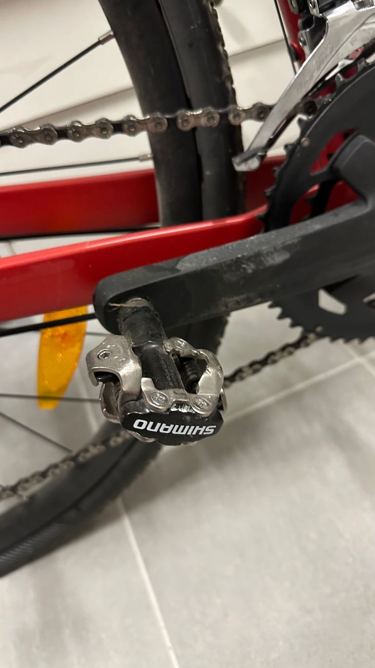 Used Giant Revolt 1 2023 Road & Gravel, Red — image 7 of 9