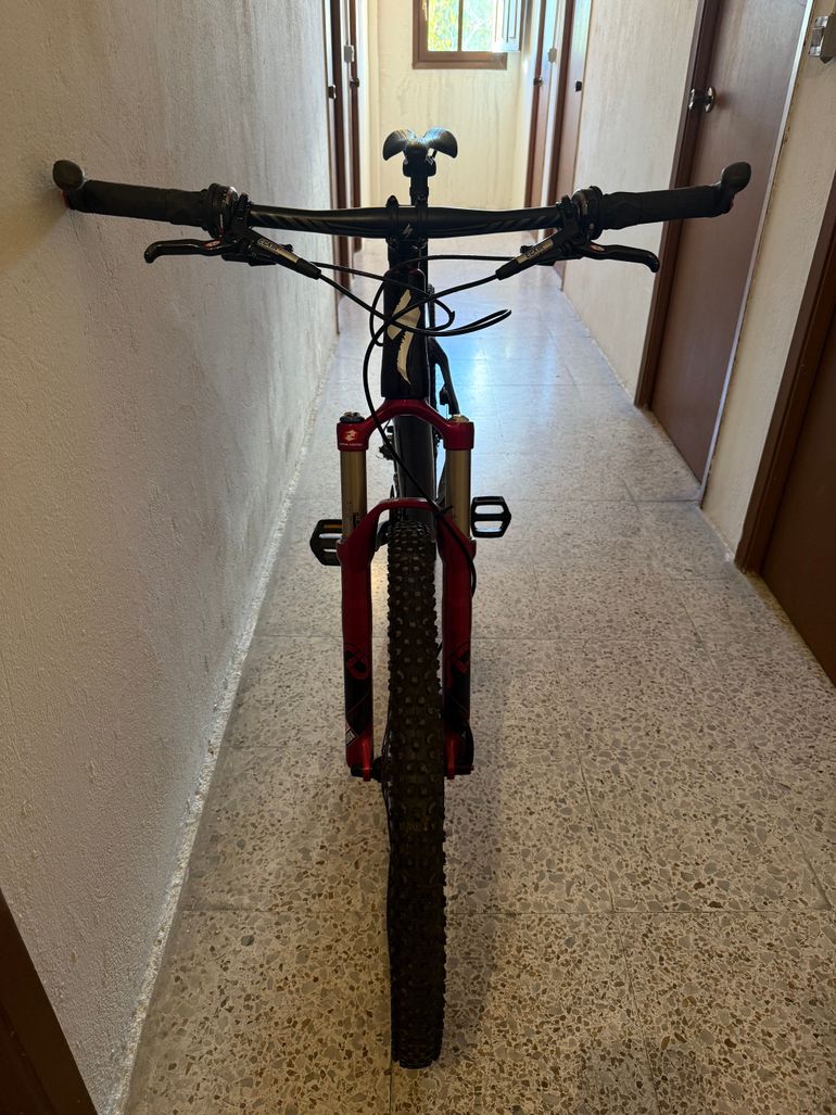 Used Specialized Stumpjumper Expert Carbon 2010 2010 Mountainbike — image 14 of 14