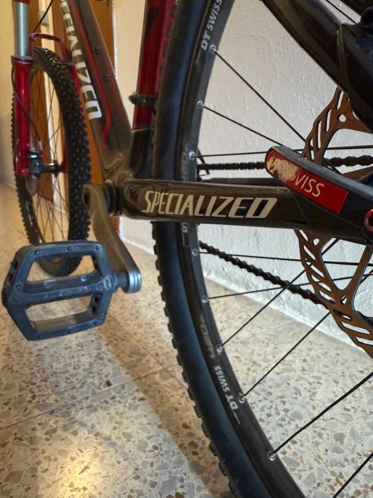 Used Specialized Stumpjumper Expert Carbon 2010 2010 Mountainbike — image 12 of 14