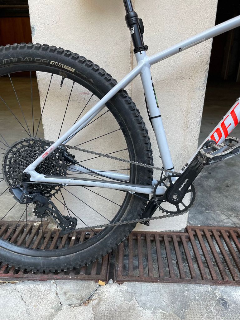 Used Specialized Chisel Comp 2020 2020 Mountainbike, Light Gray, 29 — image 2 of 4