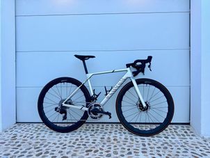 Canyon - Ultimate CFR eTap 2023, 2023