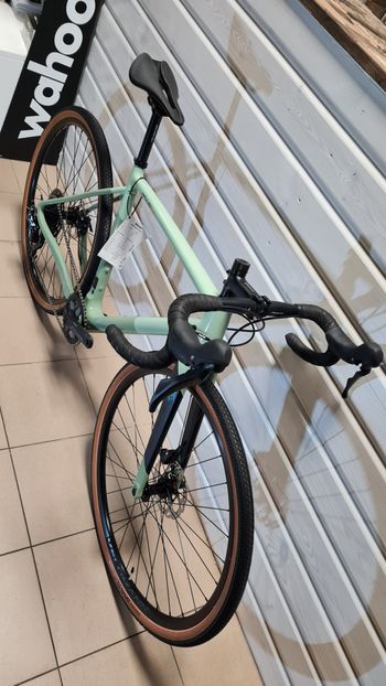 Used Bianchi Impulso Pro - GRX 600 2022 Road & Gravel — image 6 of 7