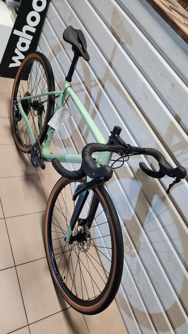Used Bianchi Impulso Pro - GRX 600 2022 Road & Gravel — image 6 of 7