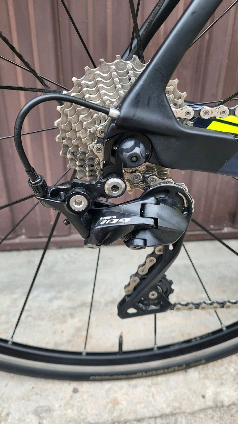 Used Van rysel RCR 900 CF Carbon Road Bike, - 105 2020 2020 Road & Gravel, Blue — image 3 of 11