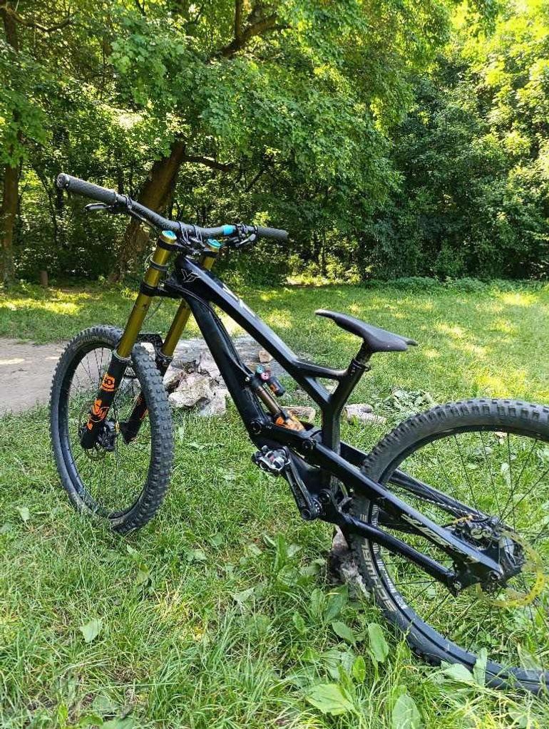 Yt industries tues cf pro race sale