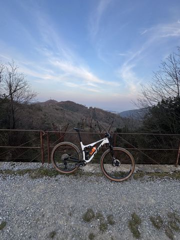 KTM SCARP ELITE 2023 2023 Mountainbike de segunda mano, Blanco — imagen 5 de 8