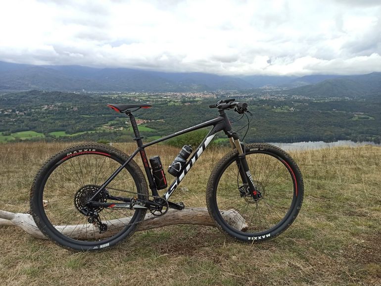 Used Scott Scale 980 Bike black/white 2019 2019 Mountainbike — image 1 of 5