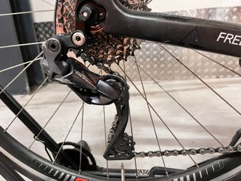 Used Fuji Fuji Transonic Full Carbon Aero Ultegra 11sp Di2 - Size 54 2019 Road & Gravel — image 5 of 10