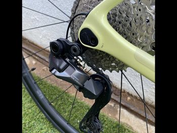 Used Canyon Endurace CF SL 8 Di2 2022 Road & Gravel — image 4 of 4