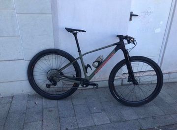 Used Orbea ALMA M30 2022 2022 Mountainbike, Green, 29 — image 1 of 9