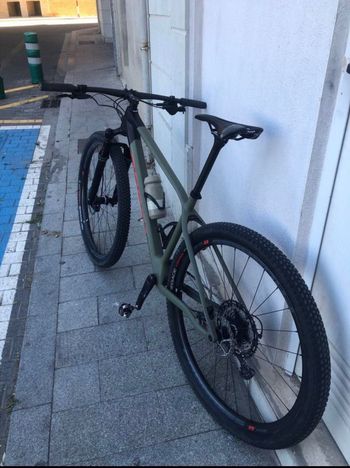 Orbea ALMA M30 2022 2022 Mountainbike usato, Verde — immagine 2 di 9