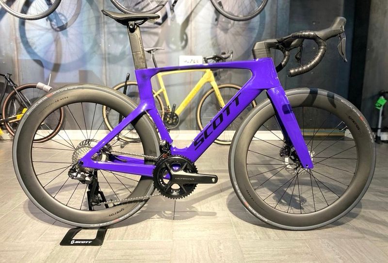 Scott Foil RC 10 2024 2024 Road & Gravel usato, Viola — immagine 1 di 3