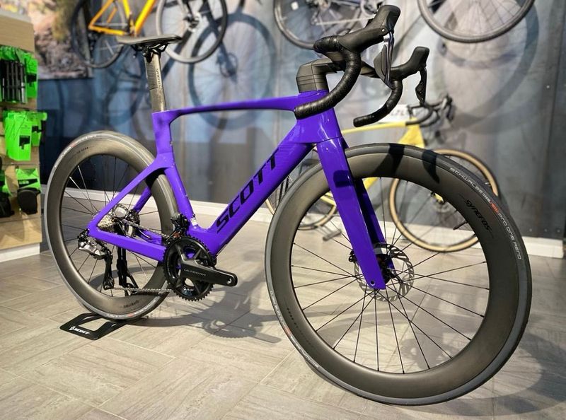 Scott Foil RC 10 2024 2024 Road & Gravel usato, Viola — immagine 2 di 3