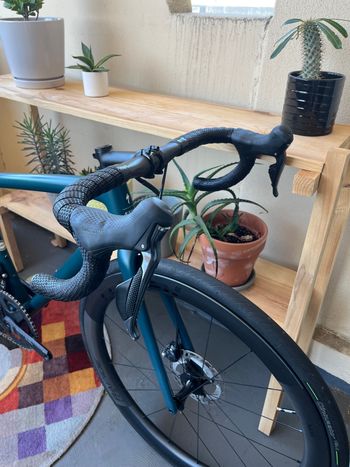 Used Specialized Aethos Expert - Shimano Ultegra Di2 2022 Road & Gravel, Green — image 8 of 13
