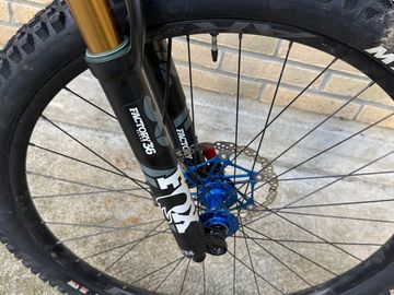 Santa Cruz Santacruz Hightower LT CC 2019 Mountainbike d'occasion — image 5 sur 6