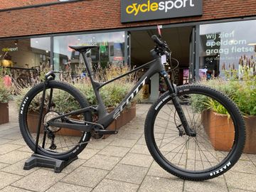 Used Scott Spark RC Team 2023 2023 Mountainbike, Black, 29 — image 1 of 4