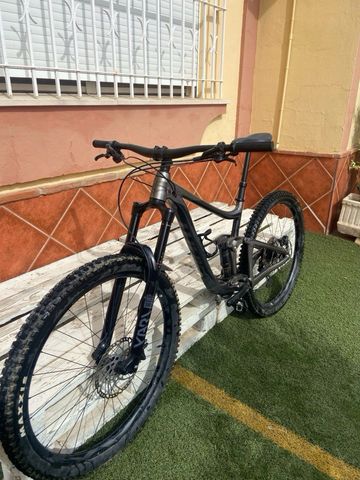 Used Giant Reign 29 2022 2022 Mountainbike, Black, 29 — image 2 of 5