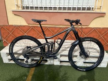Used Giant Reign 29 2022 2022 Mountainbike, Black, 29 — image 1 of 5