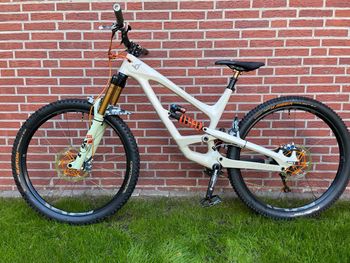 YT Industries - YT Capra CF Custom with Shimano XTR 11-speed, 2021