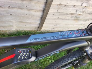 Used Carrera Vengeance E Mens Electric Mountain Bike 2.0 2023 2023 Mountainbike, Red, 27.5 — image 7 of 7