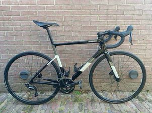 Cannondale - SuperSix EVO Carbon Disc 105 2022, 2022