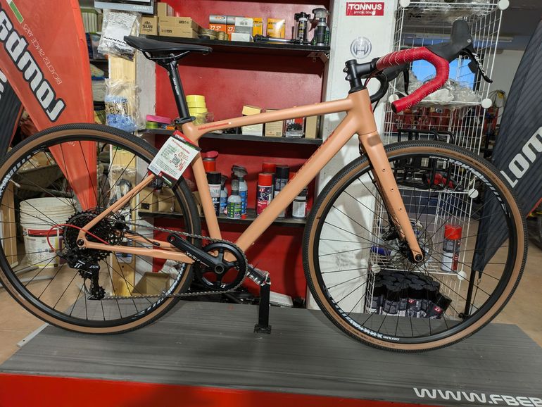 Used LOMBARDO Maranello 2024 Road & Gravel — image 1 of 7