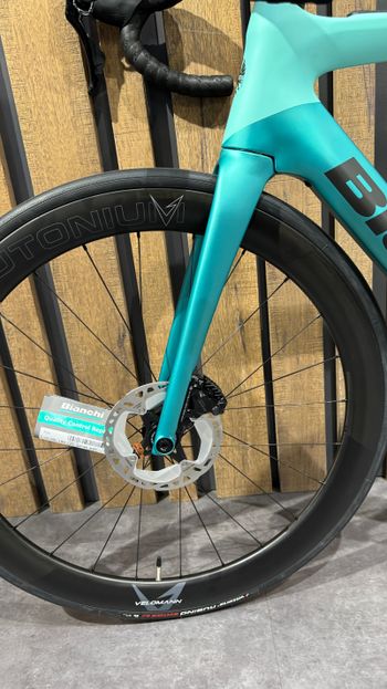 Used Bianchi E-Oltre 105 Di2 12v 2025 Road & Gravel, Green — image 13 of 13