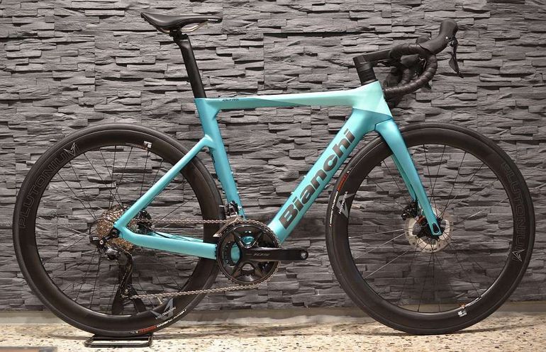 Bianchi e-Oltre used in 53 cm | buycycle USA