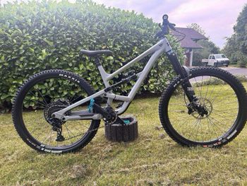 Used YT Industries Capra CORE 2 MX 2023 2023 Mountainbike, Light Gray, 29, 27.5 — image 2 of 5