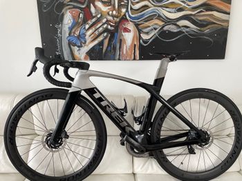 Used Trek Madone SLR 7 Disc eTap 2020 2020 Road & Gravel, Black — image 2 of 7