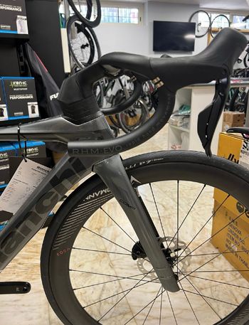 Used Bianchi Oltre Comp 105 Di2 2024 Road & Gravel, Black — image 10 of 10