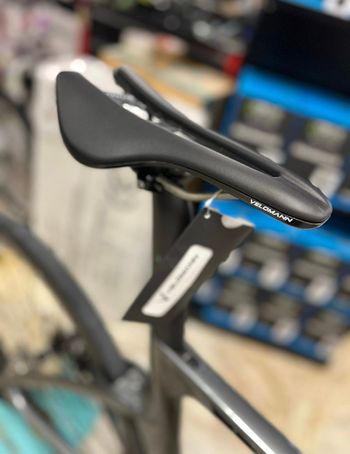 Used Bianchi Oltre Comp 105 Di2 2024 Road & Gravel, Black — image 6 of 10