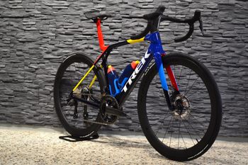 Used Trek SLR 7 GEN 8 2025 Road & Gravel — image 2 of 9