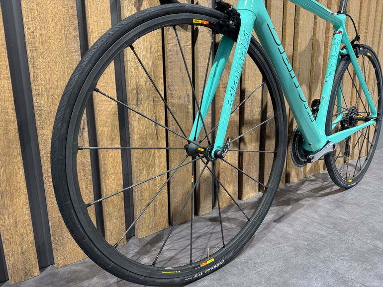 Used Bianchi Specialissima - Dura Ace Di2 2019 Road & Gravel — image 11 of 13