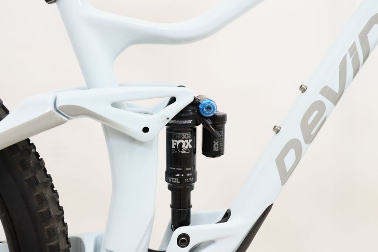 Brugt Devinci Django Carbon GX 12S 2022 2022 Mountainbike — billede 4 af 7