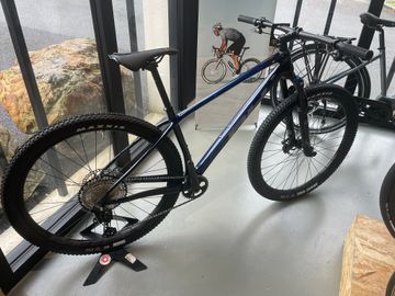Used BH ULTIMATE RC 7.7 2023 2023 Mountainbike, Blue, 29 — image 1 of 7