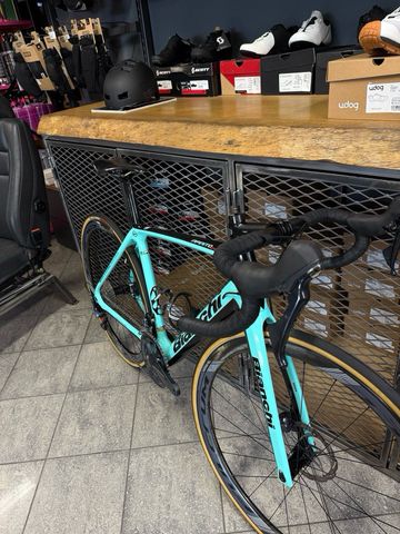 Brugt Bianchi Infinito - Ultegra 2022 2022 Road & Gravel — billede 6 af 8