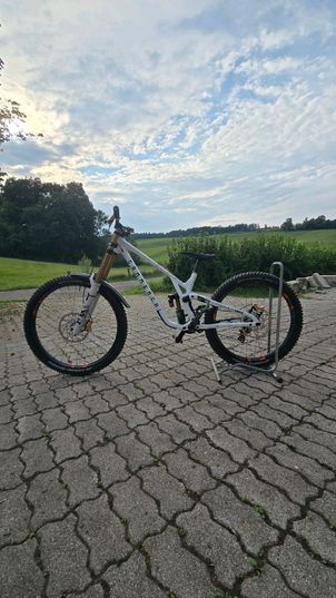 Commencal - Supreme v5, 2022