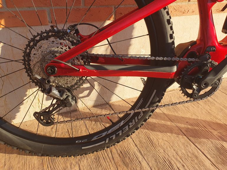 Used BH iLYNX RACE CARBON LT 7.7 2023 2023 Mountainbike, Rojo — image 2 of 6