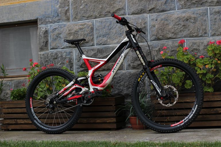Used Specialized Demo 8 2012 Mountainbike — image 1 of 25