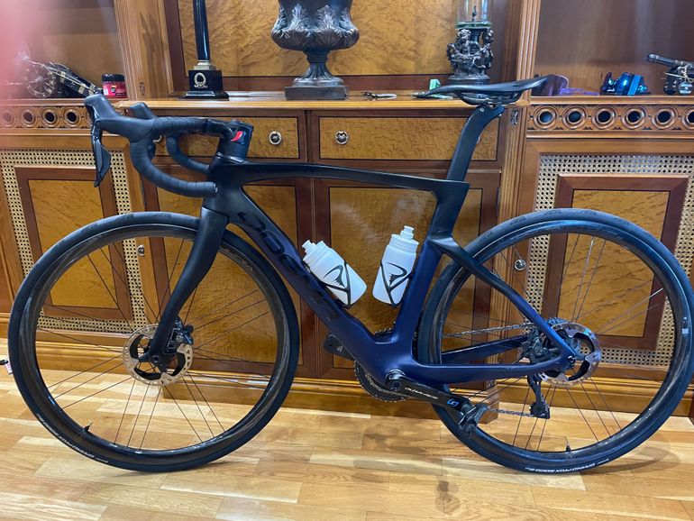 Used Pinarello DOGMA F DURA ACE Di2 Disc 2022 2022 Road & Gravel, Blau — image 2 of 6