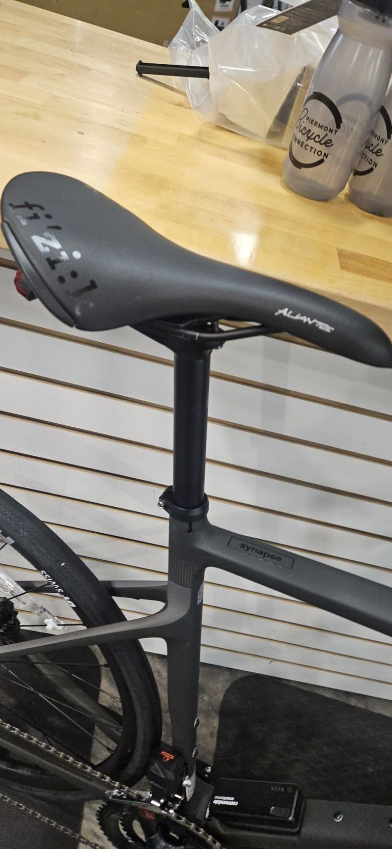 Used Cannondale Synapse Carbon 2 LE 2023 2023 Road & Gravel, Black — image 6 of 7