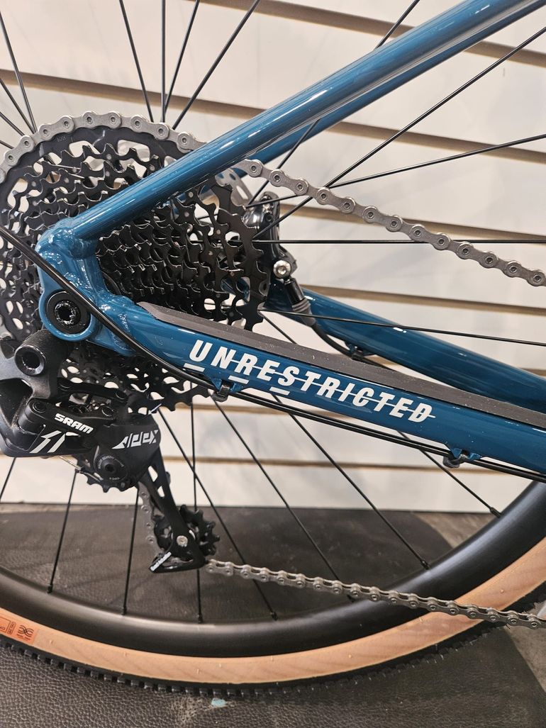 Used BMC URS AL TWO 2023 2023 Road & Gravel — image 3 of 7