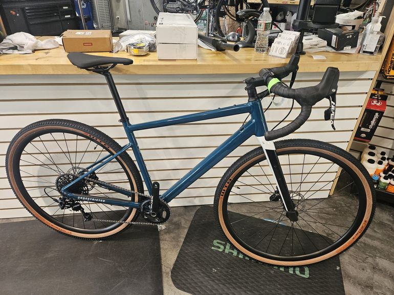 Used BMC URS AL TWO 2023 2023 Road & Gravel — image 1 of 7