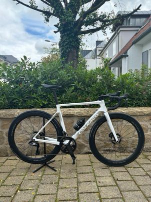 Colnago - V4Rs Disc Ultegra Di2 8100 w/Fulcrum Racing Wind 400 Wheels 2023, 2023