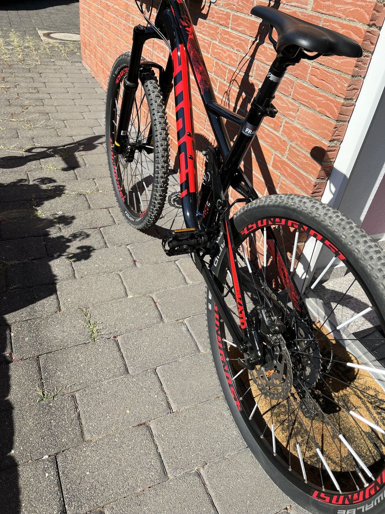 Used Ghost Kato FS 3.7 AL U 2020 Mountainbike, Black — image 3 of 12