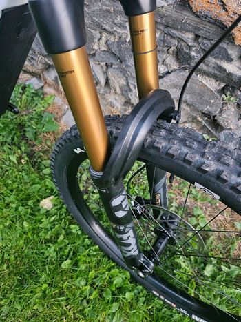 Used YT Industries Decoy CORE 4 MX 2022 2022 Mountainbike, White, 29, 27.5 — image 4 of 7